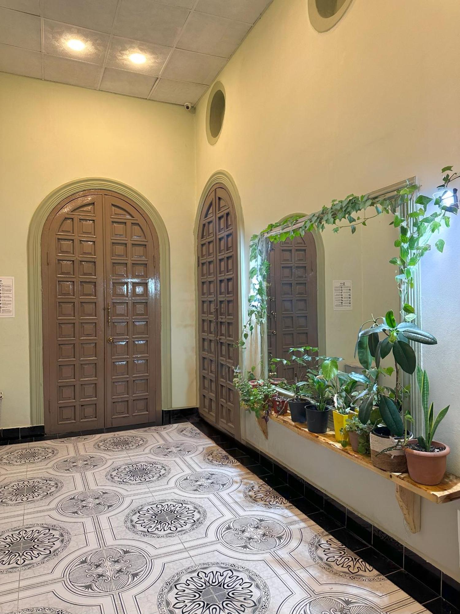 Flora Music & Art Hostel Baku Exterior photo
